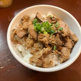 肉飯(麺屋くまがい)
