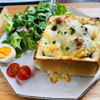 守谷食パンの チーズとろ～りデミパングラタン(大雄山線 駅舎カフェ1の1)