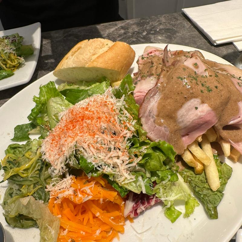 たっぷり野菜のワンプレートランチ(bar à vin PARTAGER)