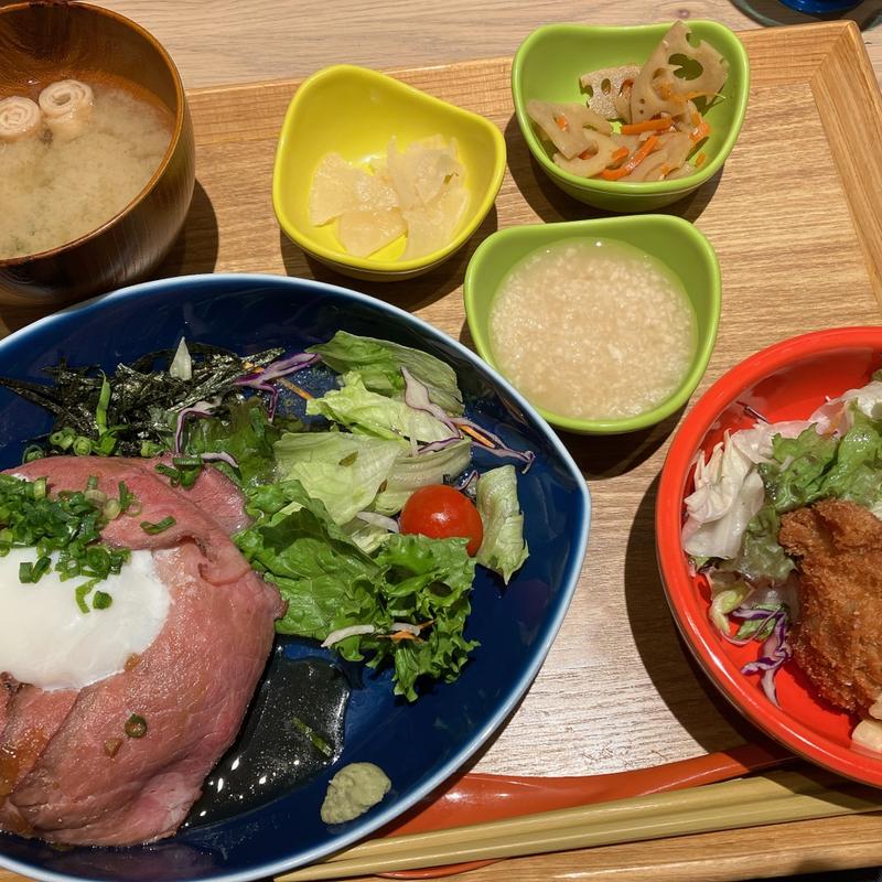 ローストビーフごはん（カキフライ）(chawan 神戸三田プレミアム・アウトレット店)