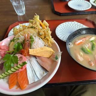 海鮮丼(はる)