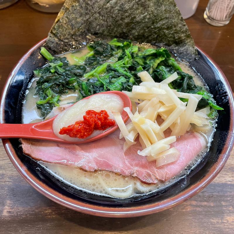 ラーメン　ほうれん草トッピング(家系ラーメン大岡家 向ケ丘遊園店)