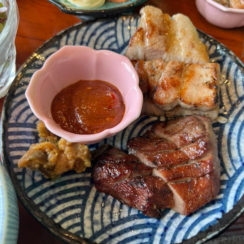 仙台牛たんと炭火熟成豚バラ(炭焼牛たん東山 シャミネ松江店)
