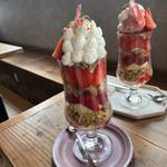 いちごパフェ