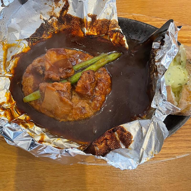 濃厚ビーフシチューの包み焼きハンバーグ(ココス 白島店)