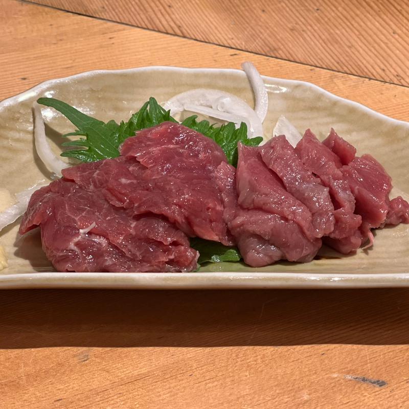 馬刺し 赤身&ハラミ(平次のおうどん )