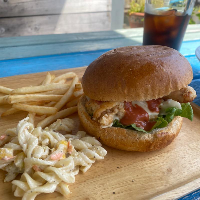 チキンバーガー(Lani Burger (ラニ バーガー))