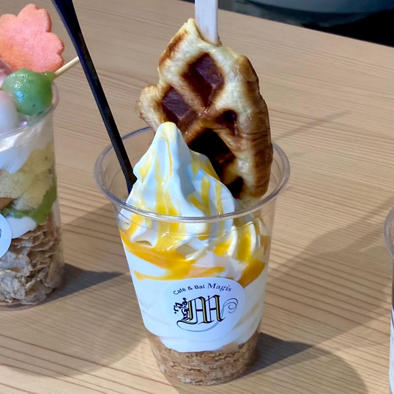 クロッフルワッフル マンゴーソース(Cafe&Bal Magis JO-TERRACE店)