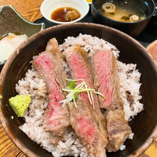 足柄牛のステーキ丼(ロース)(箱根・宮ノ下 食呑楽処 いろり家)