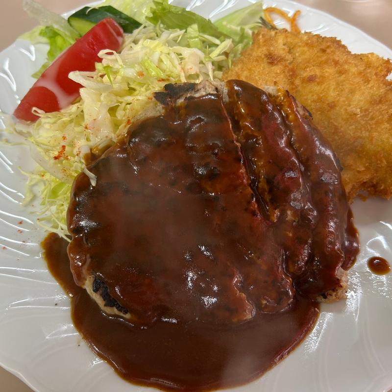 ハンバーグ＋アジフライ(フジランチ)
