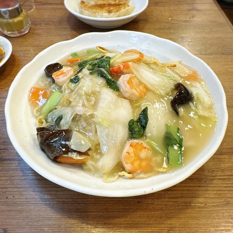 五目海老塩ヤキソバ(中華麺・飯 太楼 目黒店)