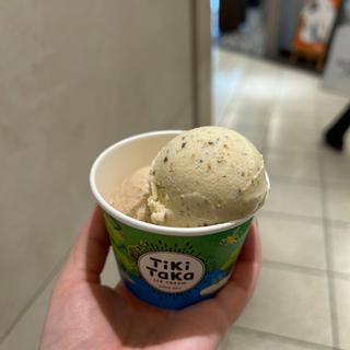 アールグレイ&ピスタチオ(猿田彦珈琲とティキタカアイスクリームのお店)