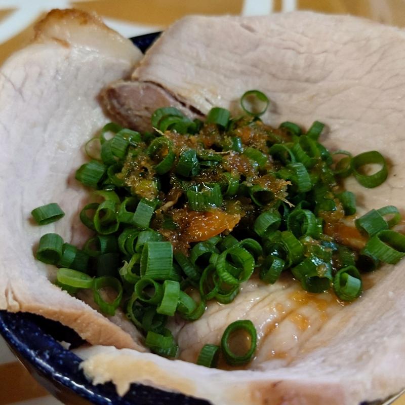 漬け込み香ばし焼豚のっけご飯(自家製麺 工藤 )
