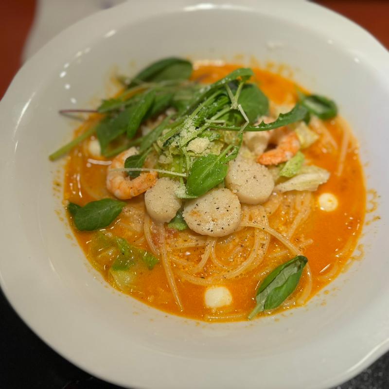 帆立と海老とモッツァレラのトマトクリームスープパスタ(洋麺屋 五右衛門 高田馬場店)