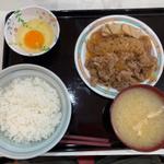お皿　味噌汁　玉子(牛丼専門サンボ 神保町店)