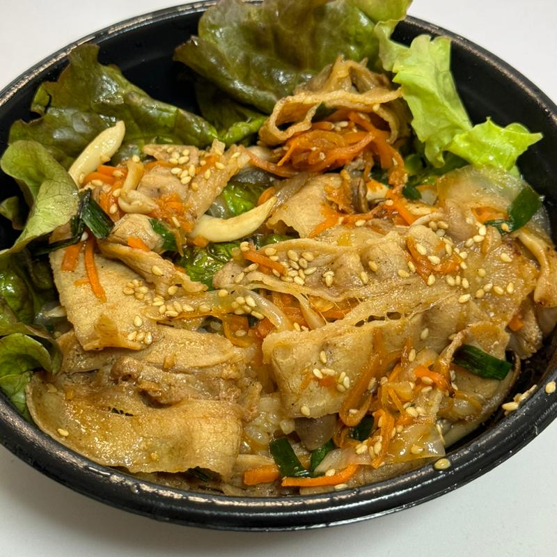 プルコギ丼(タレ焼肉と包み野菜の専門店 焼肉くるとん 代官山店)