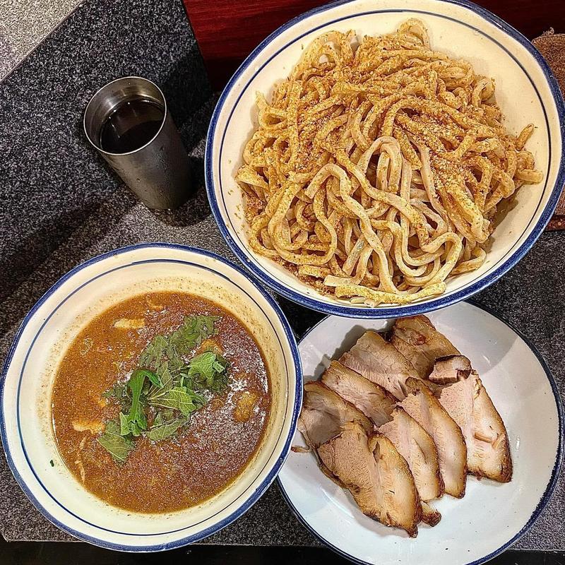 夜つけ全粒粉600g 肉増し(烈志笑魚油 麺香房 三く)