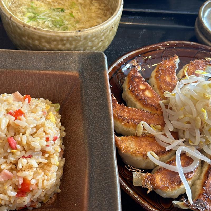 五目チャーハンと餃子のセット(五味八珍 三方原店 （ゴミハッチン）)