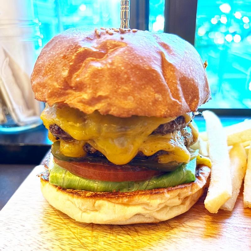 ダブルデッキチーズバーガー(McLean-OLD BURGER STAND-)