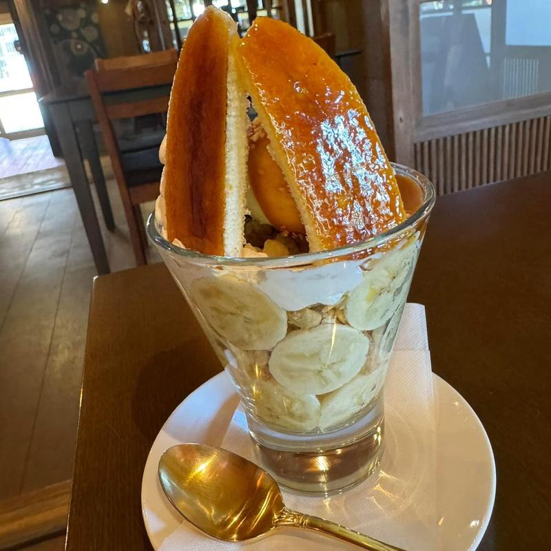 バナナパフェ(ラバーズ カフェ)