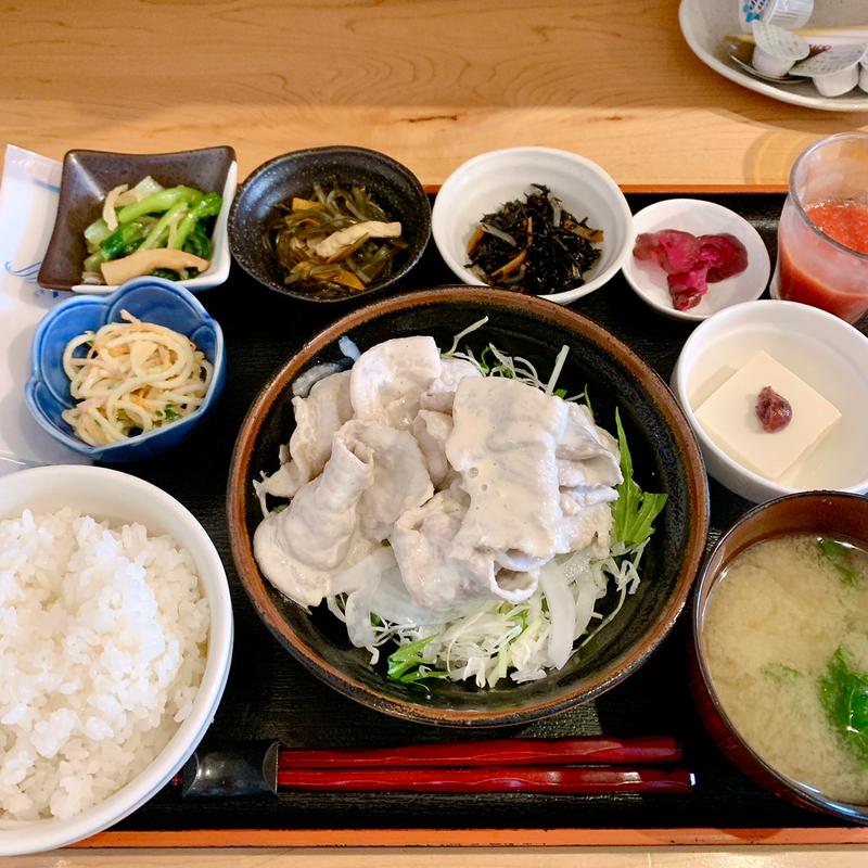 コシヒカリ定食(豚肉柚子胡椒和え)(TWILIGHTたそがれヨーコ )