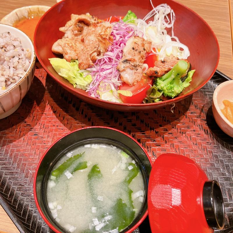 彩りサラダボール定食(大戸屋ごはん処 湘南モールフィル店)