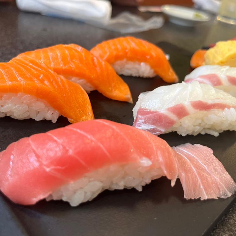 にぎり寿司サーモン［1個］(すしざんまい 別館)