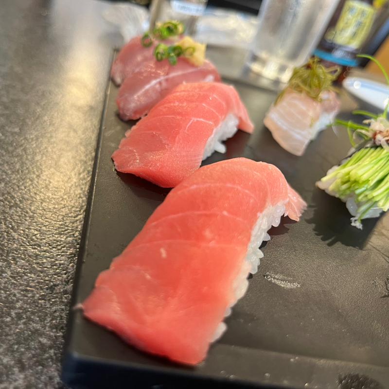 本鮪の中とろ(すしざんまい 別館)