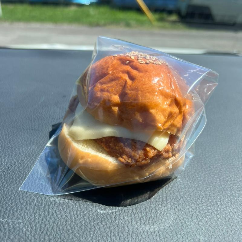 フライドチキンバーガー(ベーカリーファブリカ)