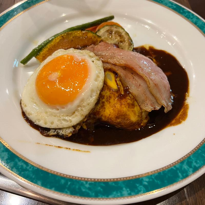 目玉焼き&ベーコンのダブルチーズハンバーグ デミグラスソース(プティヴェール)