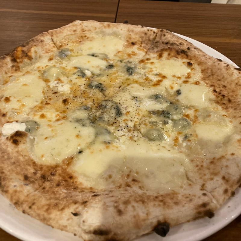 クワトロフォルマッジ(piacere PIZZA&WINE)