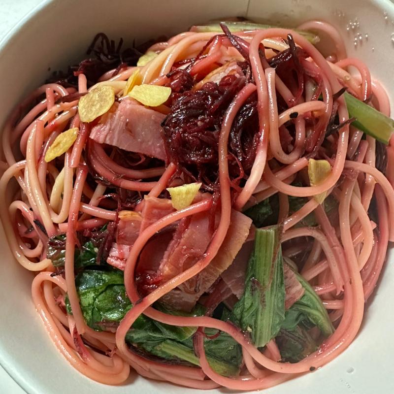 ビーツと小松菜のペペロンチーノ(ベリテ広島バスセンター店)