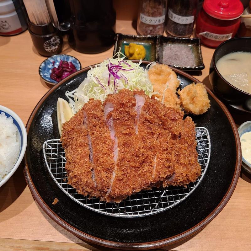 特ロースカツ定食(300g) 帆立貝フライ(とんかつ檍 大門店)