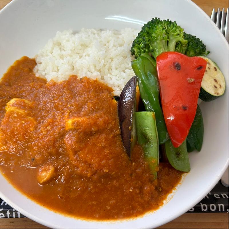 チキンカレー＋野菜トッピング(カレースタンド ルーキー)