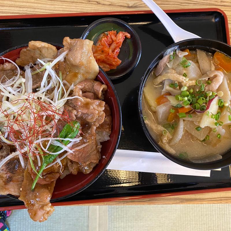 はみ出るお肉！十勝豚丼&8品目の具だくさん豚汁変更(仙川 湯けむりの里 )