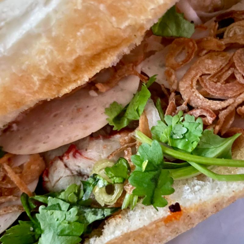 ミックスバインミー(333 BEER Restaurant (旧名 ベトナムキッチン、BẾP VIỆT ))