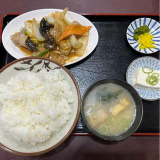 肉スタミナ定食(千代田しらかばラーメン )