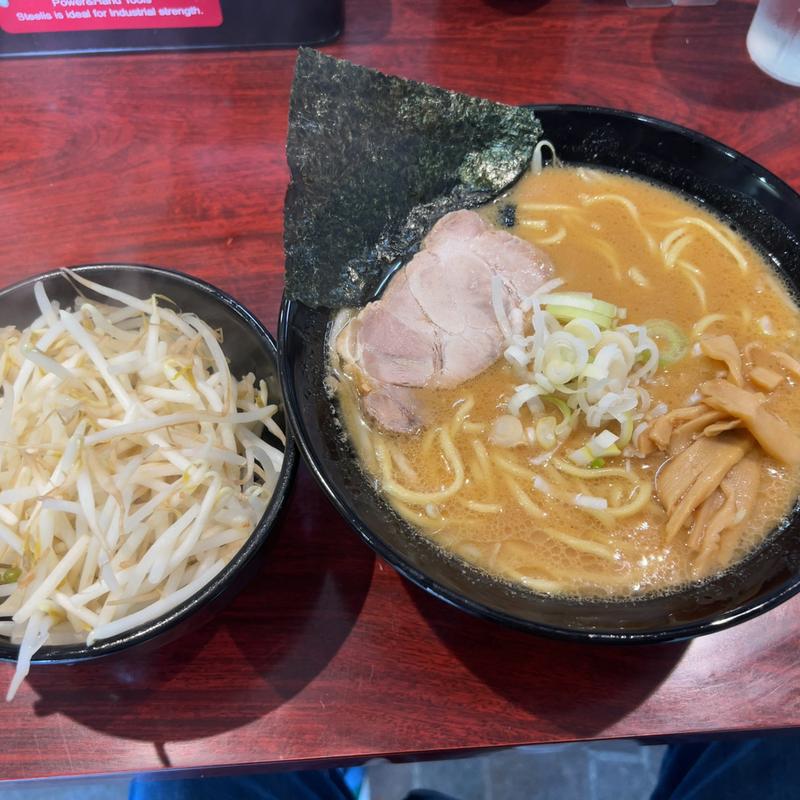 味噌らーめん大盛 もやし(濃厚らーめん轟)