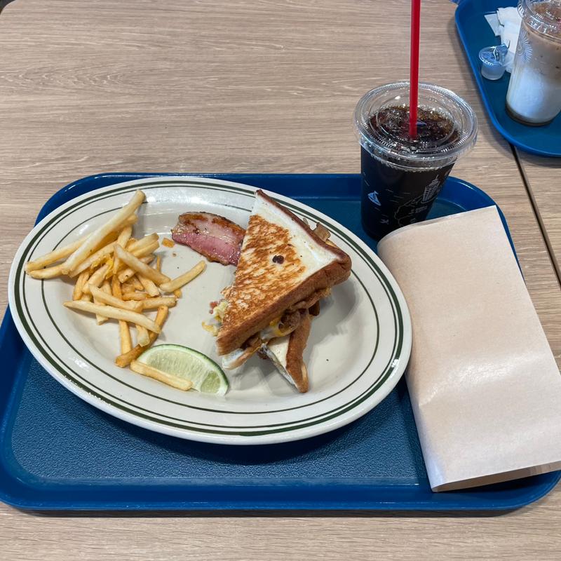 三種のチーズのキューバサンド(ロンカフェ)