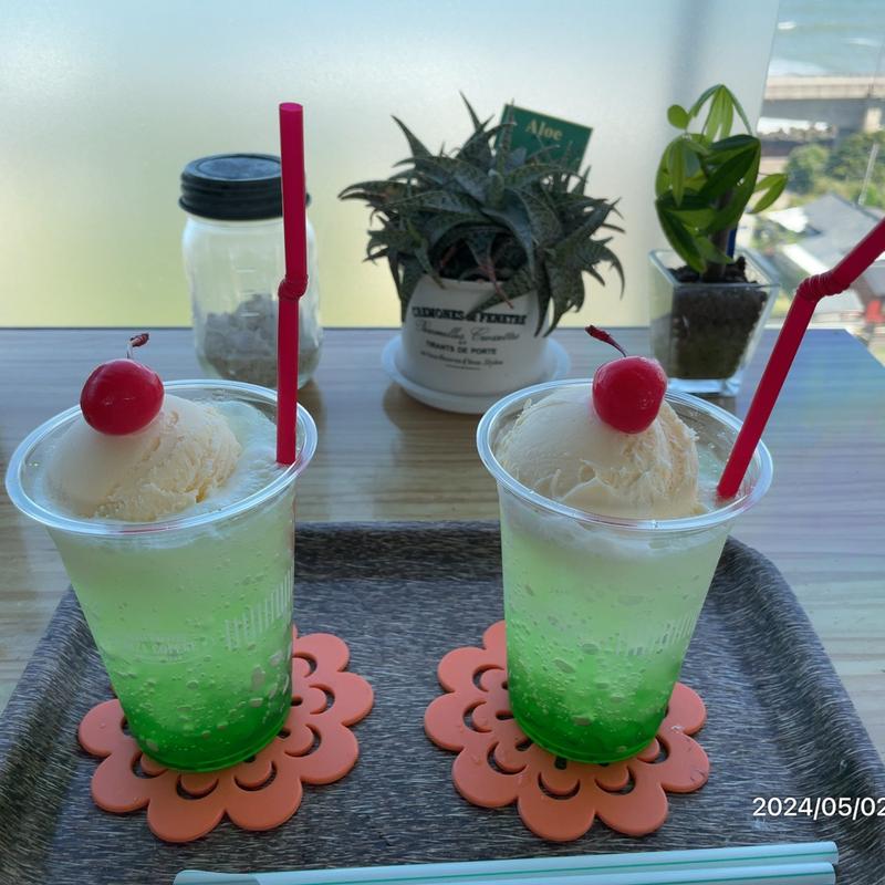 海色クリームソーダ(シーバーズカフェ （SEA BiRDS CAFE）)