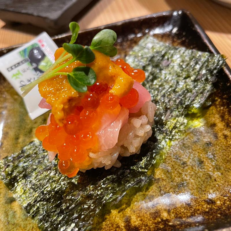 塩雲丹・中とろ・いくらのご褒美包み(鮨・酒・肴 杉玉 博多駅（すぎだま）)