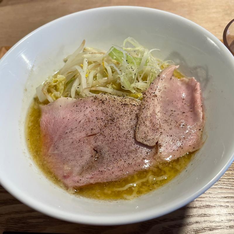 塩ポタージュラーメン(豚骨イタリアンラーメン伊太そば)