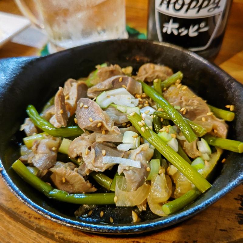 にんにくの芽と砂肝炒め(立ち飲み マンナ)