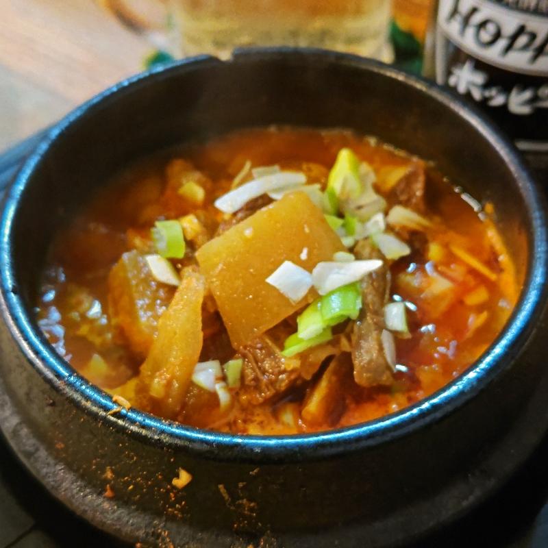 牛スジ煮込み(立ち飲み マンナ)