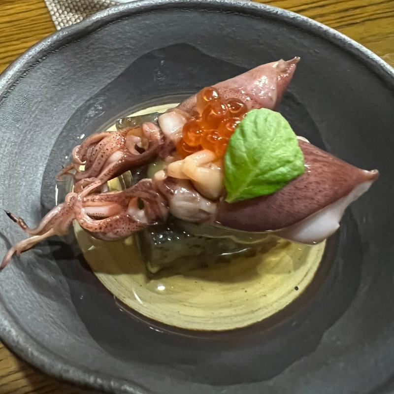 もずくの葛寄せ ホタルイカを乗せて(よもぎ)