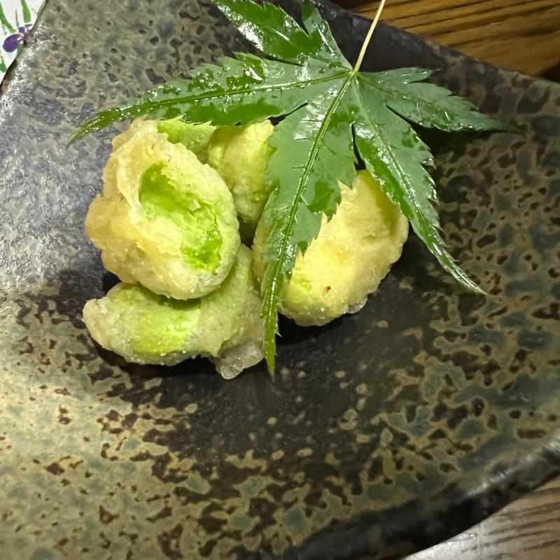 そら豆の天ぷら(よもぎ)