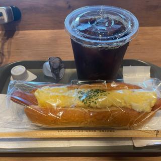 ホットドッグとコーヒー(プロント 関西国際空港LCCターミナル店 （PRONTO）)