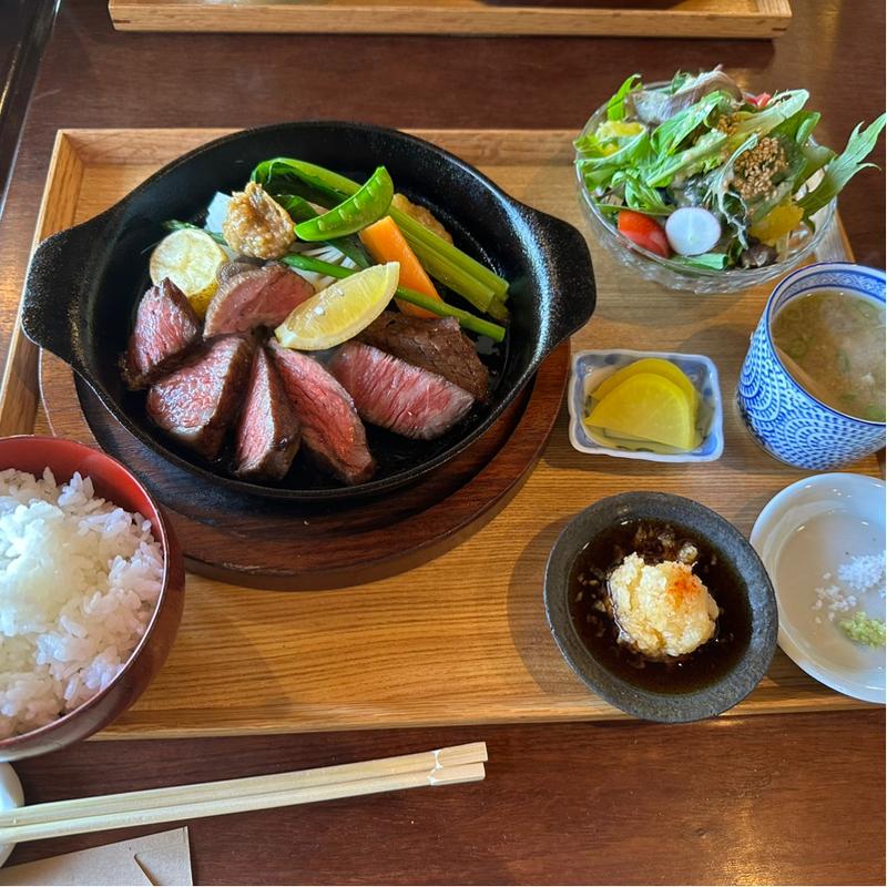 黒毛和牛のステーキ(日向草)