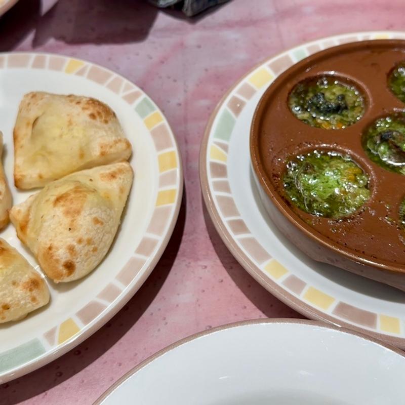 エスカルゴのオーブン焼き＋プチフォッカ(サイゼリヤ 東新小岩店)