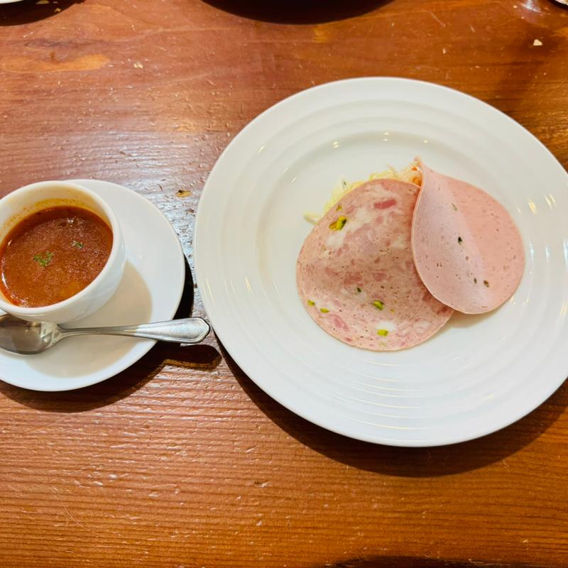 セットの前菜とスープ(育風堂精肉店 )